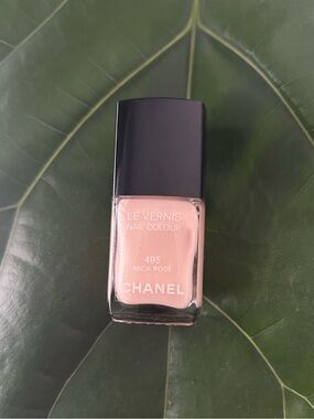 CHANEL Le Vernis 495 Mica Rose